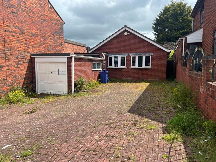 2 Bedroom Bungalow For Sale In Bank Street, Stourbridge, DY9