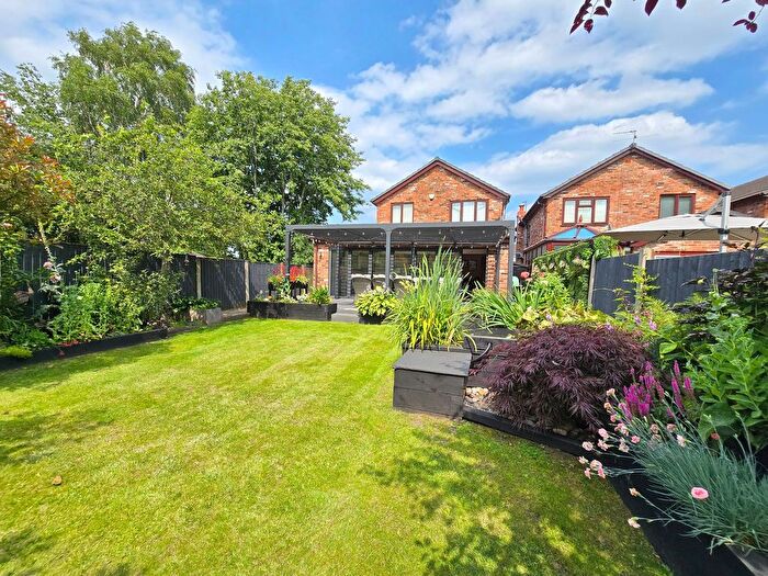 4 Bedroom Detached House For Sale In The Old Orchard, Timperley, WA15