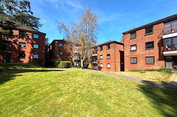 2 Bedroom Flat For Sale In Hillcrest, Upper Weybourne Lane, Farnham, Surrey, GU9