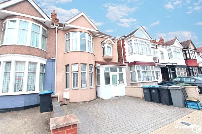 1 Bedroom Flat To Rent In Bowrons Avenue, Wembley, HA0