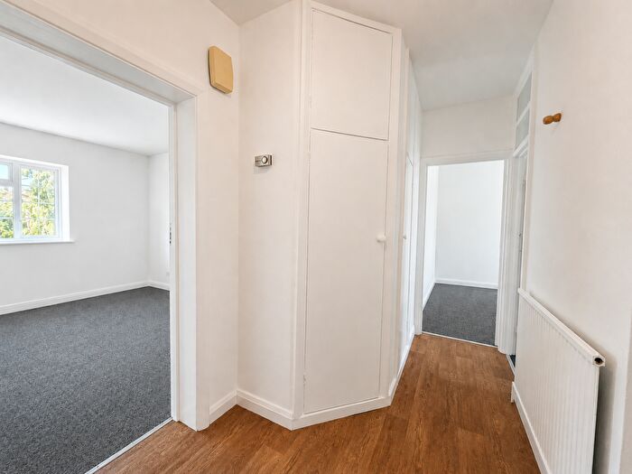 1 Bedroom Flat To Rent In Malford Court, The Drive, South Woodford, Redbridge, London, E18