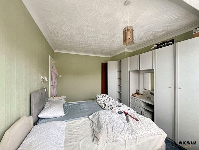 3 Bedroom End Of Terrace House For Sale In St. Marys Avenue, Hull, HU5