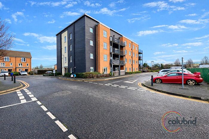 1 Bedroom Flat For Sale In Schoolfield Road, Grays, RM20