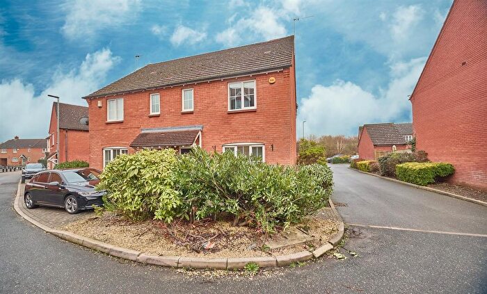 3 Bedroom Semi-Detached House For Sale In Applebees Meadow, Hinckley, LE10