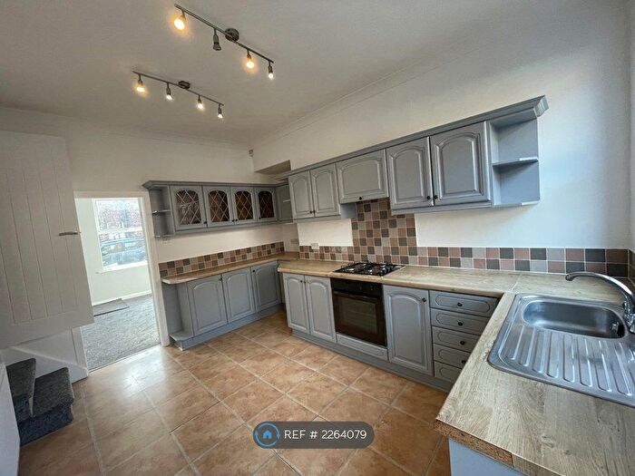 4 Bedroom Terraced House To Rent In Oakley Street, Thorpe, Wakefield, WF3