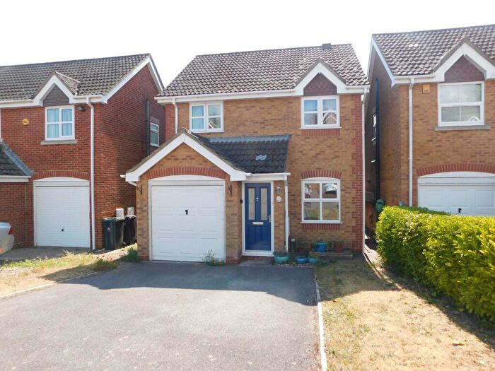 3 Bedroom Detached House For Sale In Rimbury Way, Christchurch, BH23