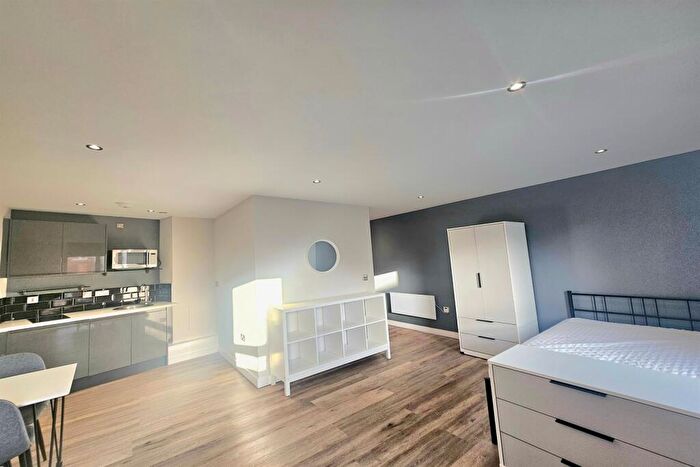 Studio To Rent In West One Space, City Centre, S1
