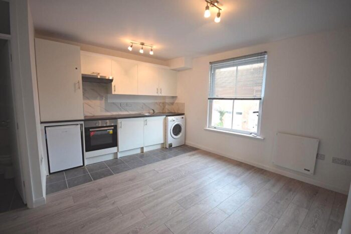 2 Bedroom Flat To Rent In First Floor Apartment - Station Road, Desborough, Kettering, NN14