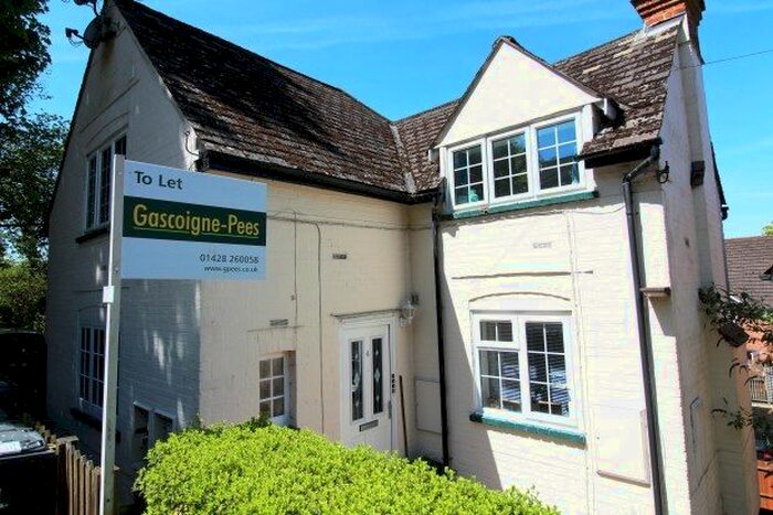 Studio To Rent In Longdene Road, Haslemere, GU27