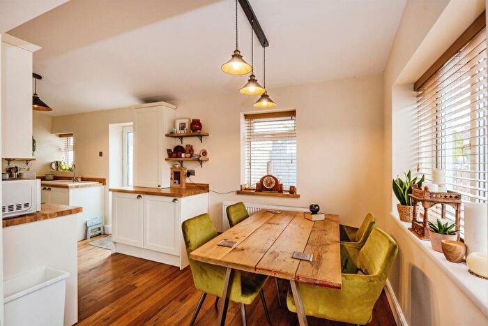 1 Bedroom Detached Bungalow For Sale In Brynteg Road, Gorseinon, Swansea, SA4