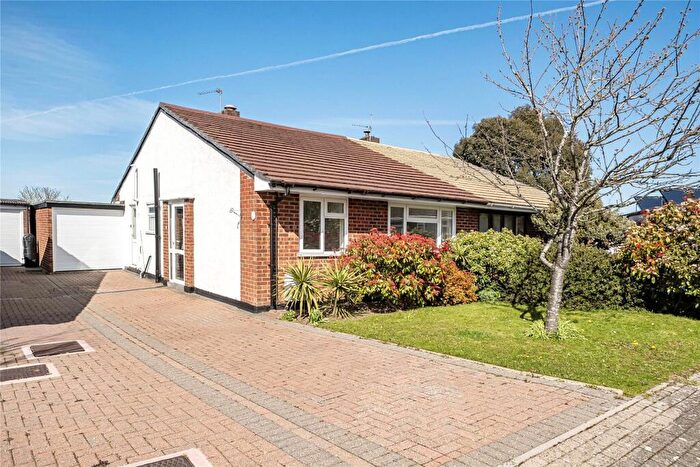 2 Bedroom Bungalow For Sale In St. Laurence Close, Orpington, BR5