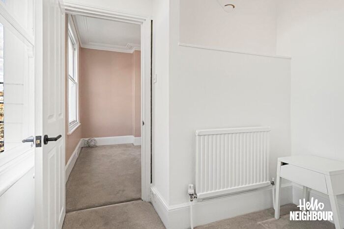 2 Bedroom Flat To Rent In Beresford Road, London, N5