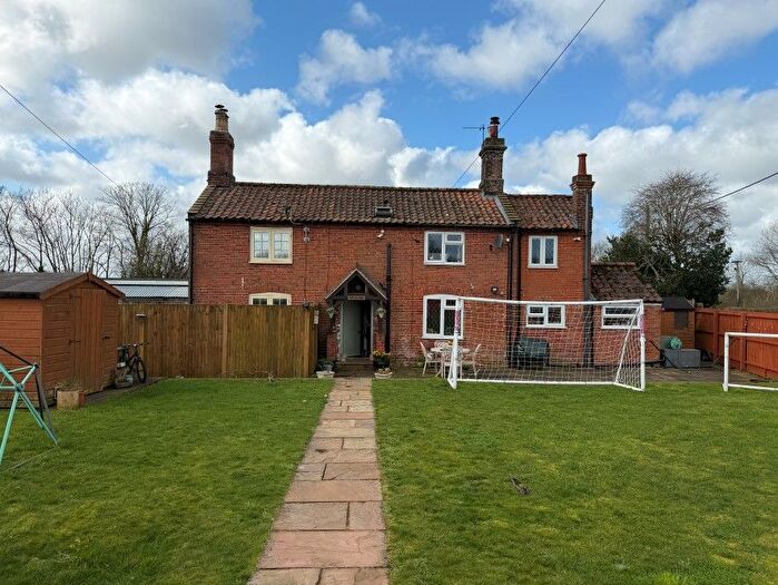 3 Bedroom Semi-Detached House For Sale In Well House Cottage, Hoe Road South, Swanton Morley, Dereham, Norfolk, NR20