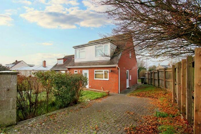 3 Bedroom Detached House To Rent In Holbrook Lane, Trowbridge, BA14