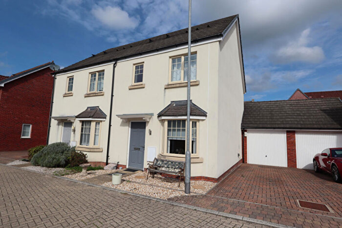 3 Bedroom Semi Detached House For Sale In Eden Drive, Wells, BA5