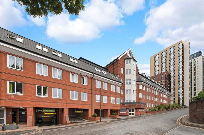 2 Bedroom Apartment To Rent In Sutton Court Road, Sutton, SM1