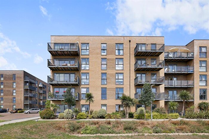 2 Bedroom Flat For Sale In Lambourne House, Apple Yard, London, SE20