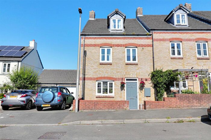 4 Bedroom End Of Terrace House For Sale In Victory Way, Torrington, Devon, EX38