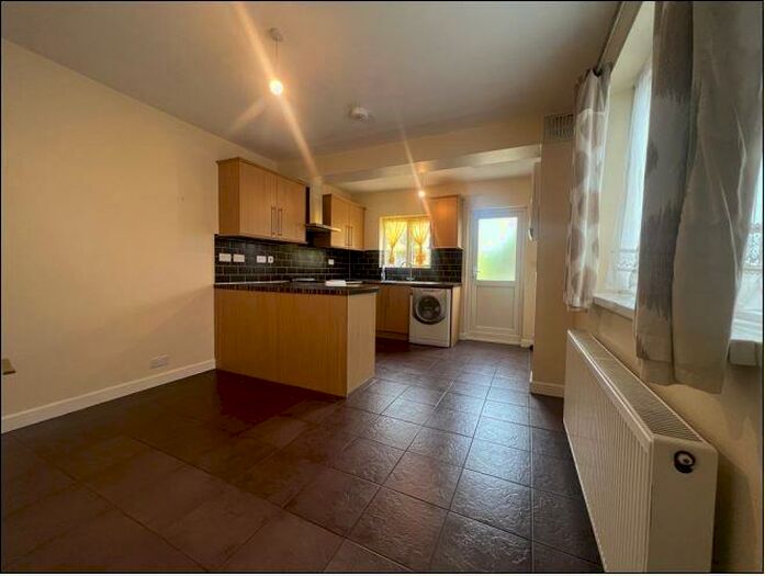 2 Bedroom End Of Terrace House To Rent In Slough, Berkshire, SL1