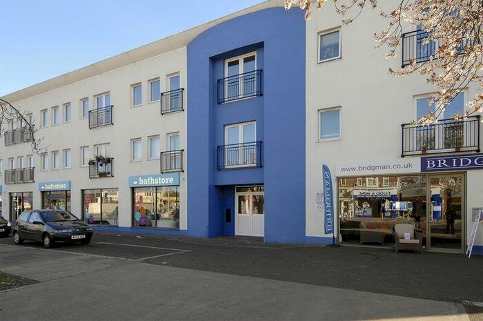 2 Bedroom Flat To Rent In Auckland House, Walton-on-Thames, KT12