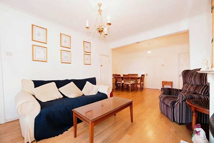 2 Bedroom Terraced House For Sale In Alberta Avenue, Sutton, SM1