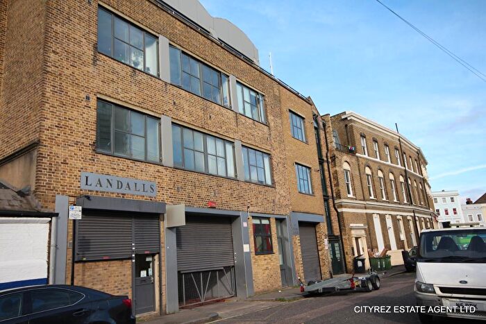 1 Bedroom Flat To Rent In St Johns Lodge, Harton Street, Deptford, SE8