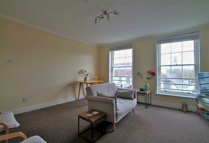 2 Bedroom Flat To Rent In Town Pier, Gravesend, Kent, DA11