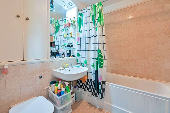 1 Bedroom Flat To Rent In Queen Elizabeth Street, Shad Thames, London, SE1