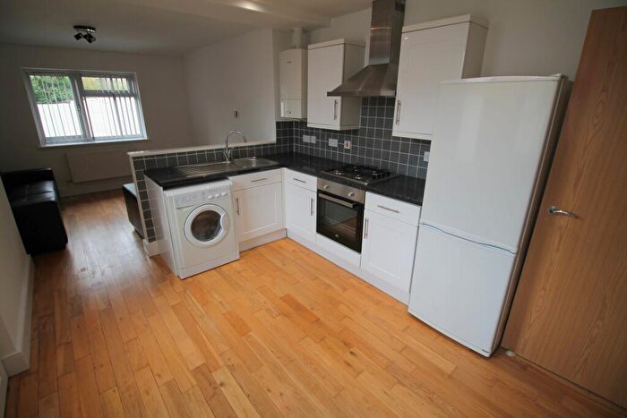 2 Bedroom Flat To Rent In Newfoundland Road, Heath, Cardiff, CF14