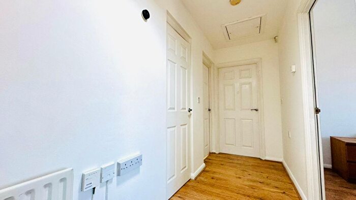 2 Bedroom Flat To Rent In Ronnie Lane, London, E12