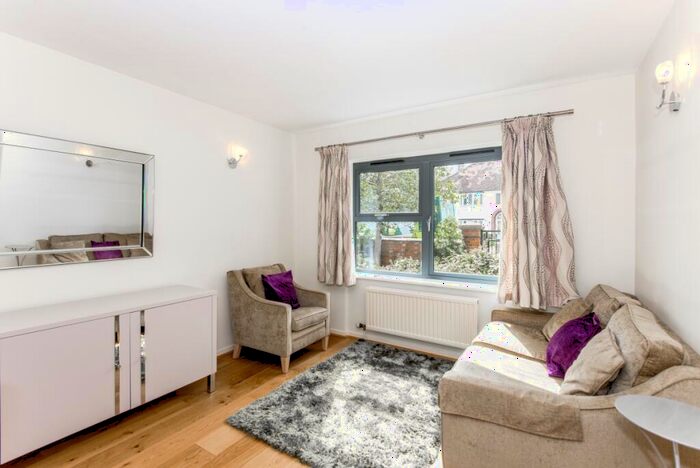 2 Bedroom Apartment To Rent In Banbury Road, Oxford, OX2