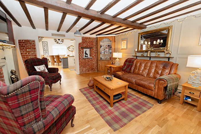 3 Bedroom Semi Detached House For Sale In Old Norwich Road, Ipswich, IP1