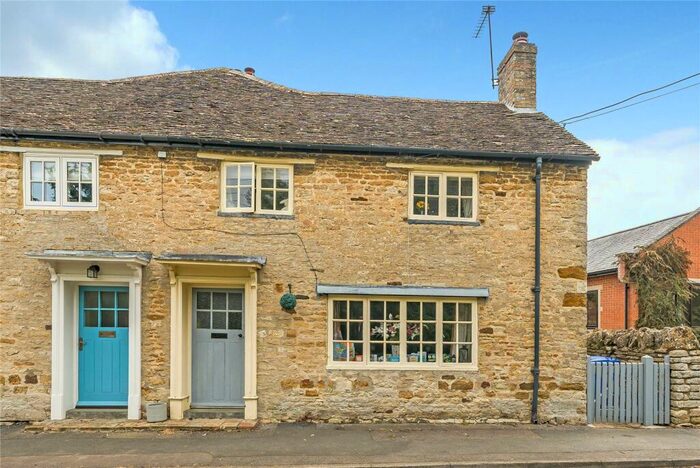 3 Bedroom Semi-Detached House For Sale In School Lane, Quinton, Northamptonshire, NN7