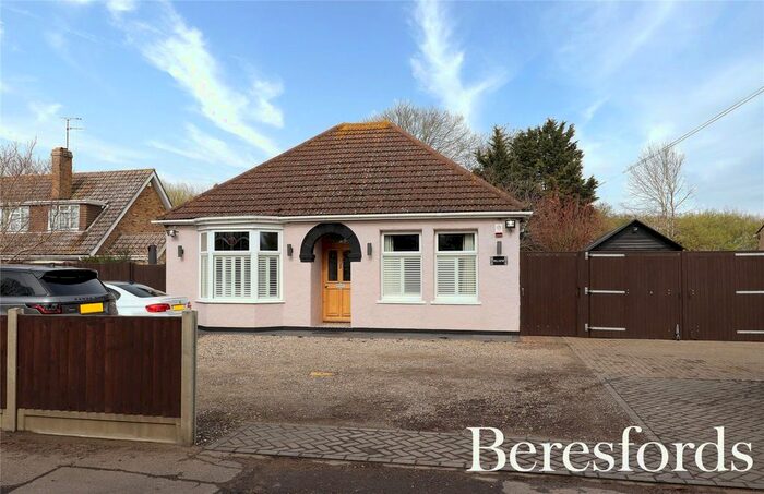 3 Bedroom Bungalow For Sale In Hillview, Main Road, CM3