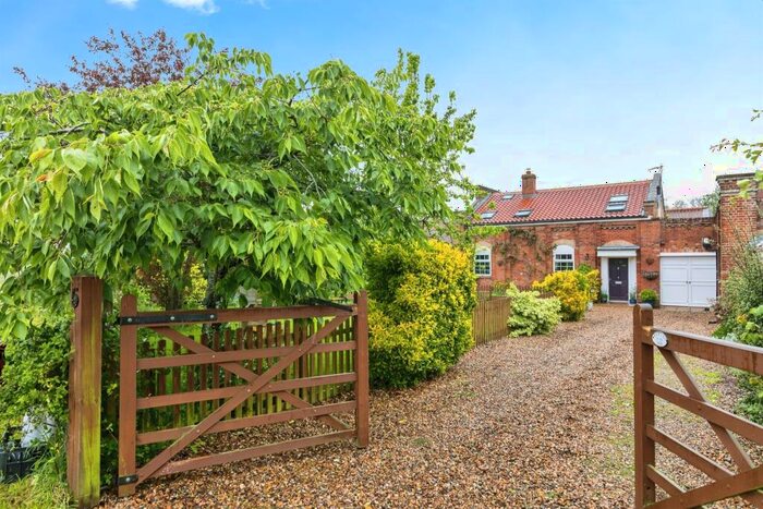 4 Bedroom Link Detached House For Sale In Saw Mills, Flixton Hall Estate, Bungay, NR35