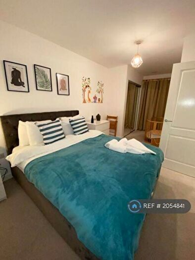 2 Bedroom Flat To Rent In Elmington Road, London, SE5