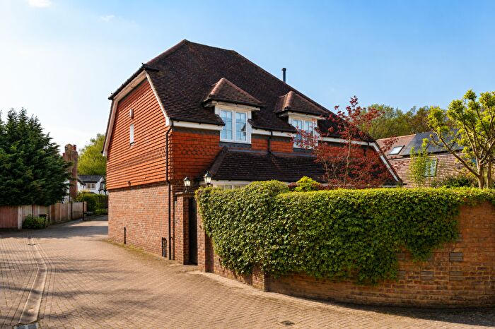 4 Bedroom Detached House For Sale In Winterbourne Mews, Oxted, Surrey, RH8