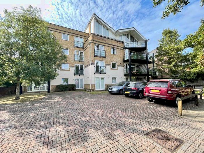 2 Bedroom Apartment To Rent In Winn Road, Southampton, SO17