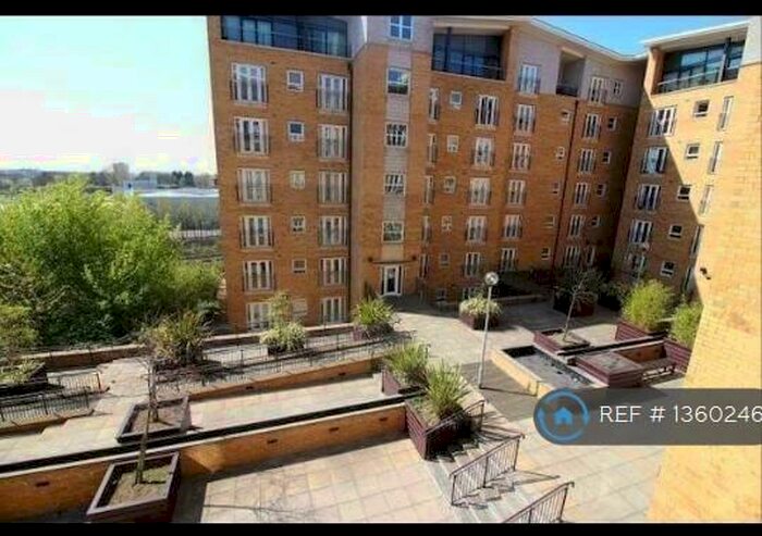 2 Bedroom Flat To Rent In Middlewood Street, Salford, M5