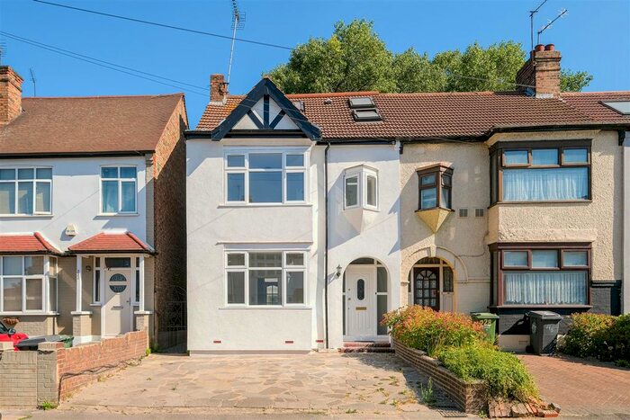 5 Bedroom End Of Terrace House To Rent In Westward Road, London, E4