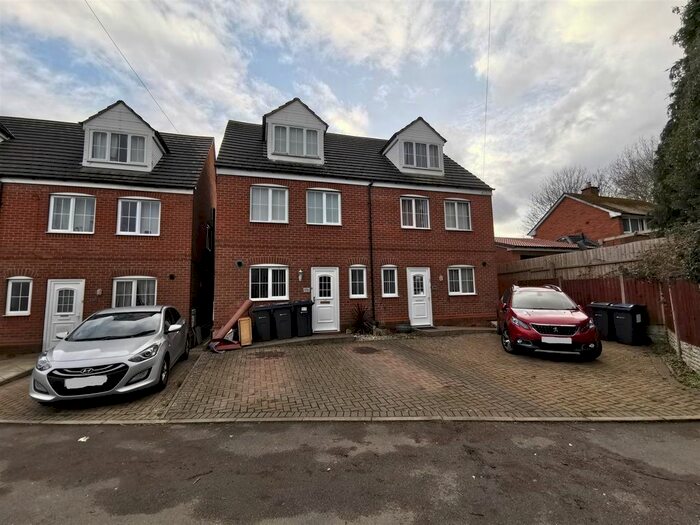 4 Bedroom Semi-Detached House To Rent In Radnor Close, Rubery, Birmingham, B45