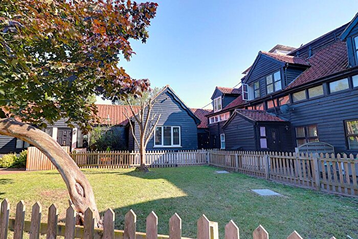 2 Bedroom Cottage To Rent In Coxtie Green, Brentwood, CM14