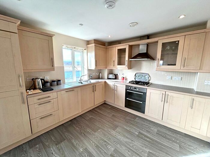 2 Bedroom Flat To Rent In Ffordd James McGhan, Cardiff, CF11