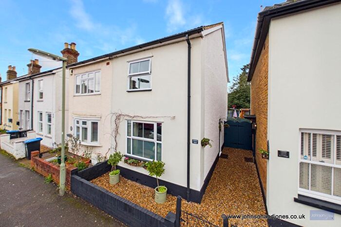 3 Bedroom Semi Detached House For Sale In Highfield Road, Chertsey, KT16