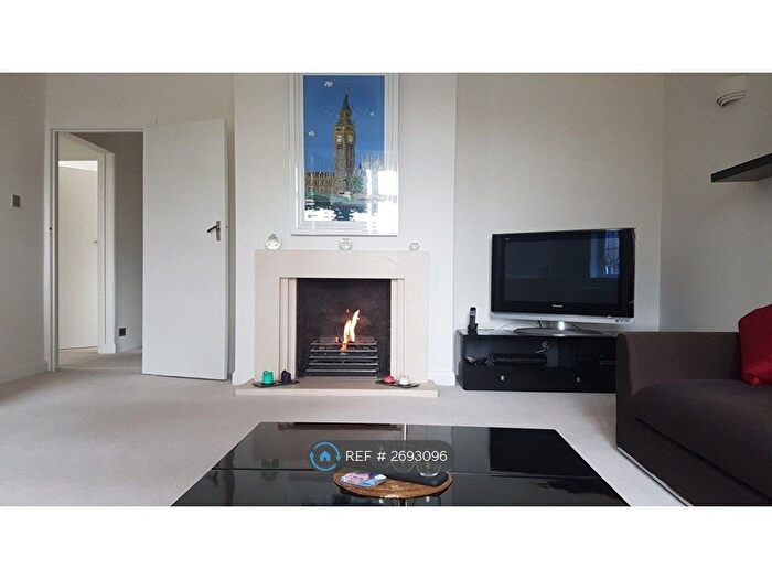 3 Bedroom Flat To Rent In Cambridge Park, East Twickenham, TW1