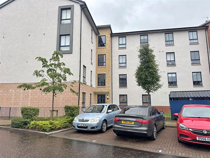 2 Bedroom Flat To Rent In Granton Court, Glasgow, G5