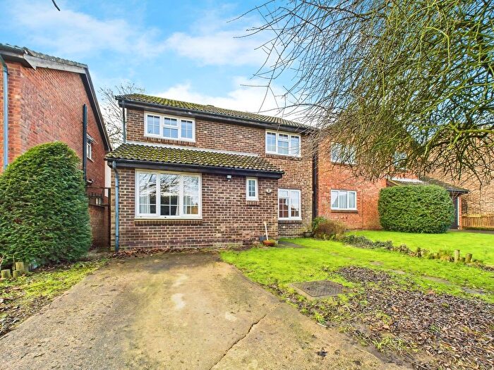 4 Bedroom Detached House For Sale In Grange Close, Hitchin, SG4