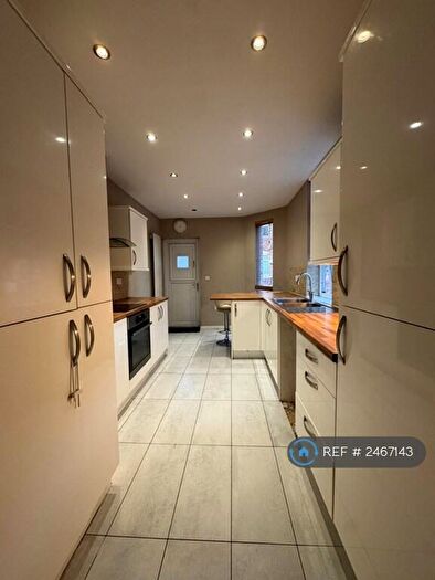 4 Bedroom Maisonette To Rent In Avenue Road, Gateshead, NE8