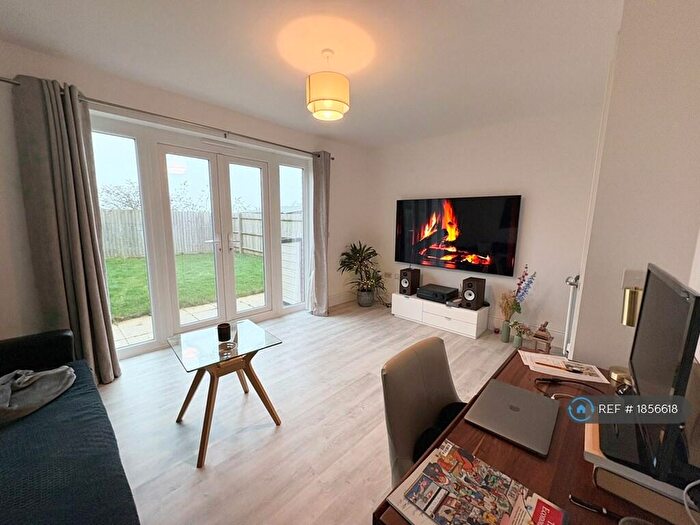 3 Bedroom End Of Terrace House To Rent In Whittle Drive, Luton, LU2