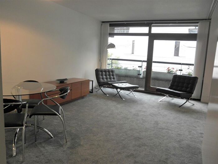 1 Bedroom Flat For Sale In Barbican, London, EC2Y